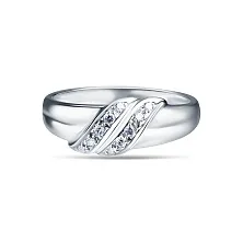 Женское кольцо из золота с бриллиантом по цене от 70 560 ₽