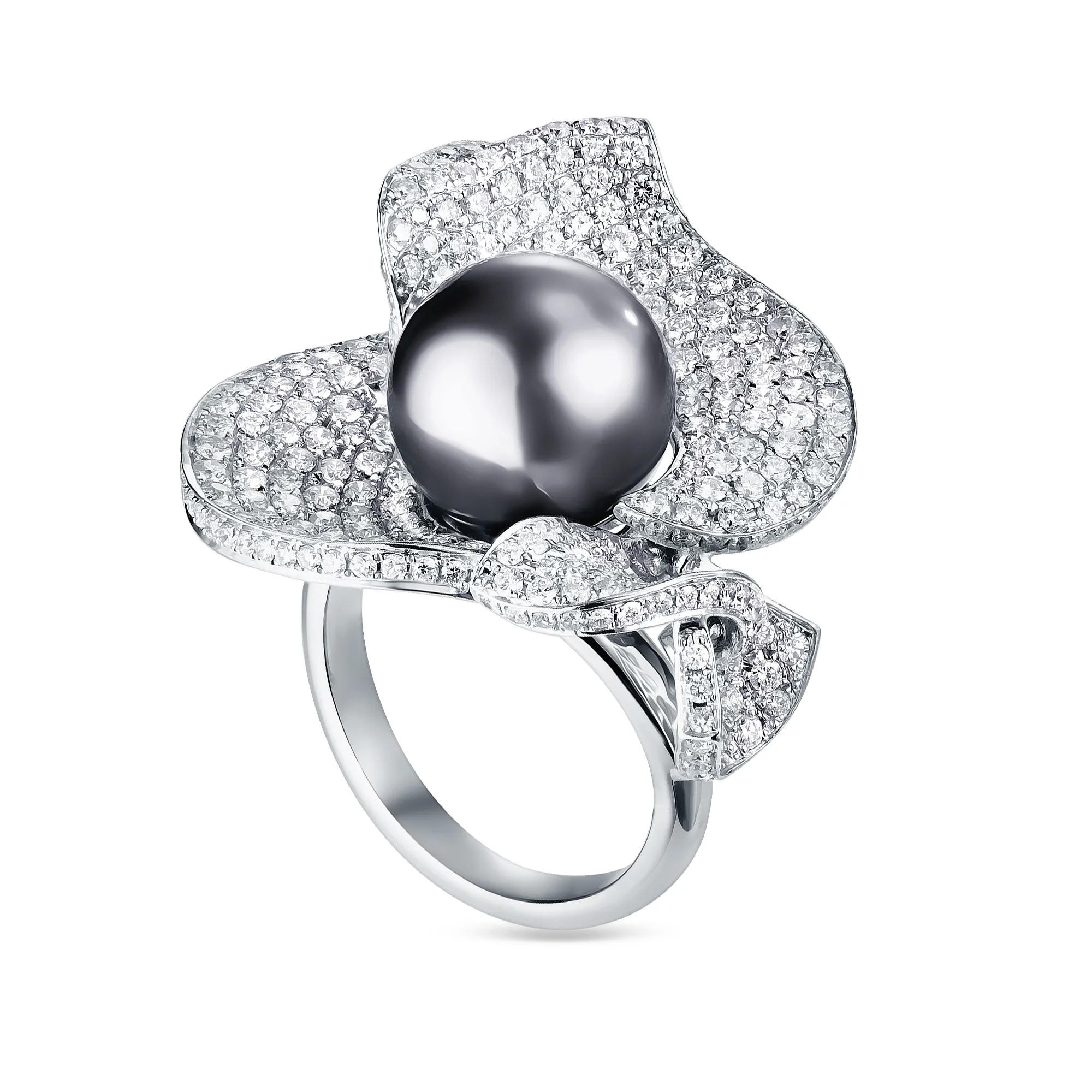 Женское кольцо из золота с бриллиантом и жемчугом