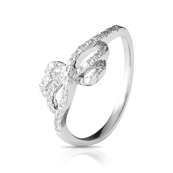 Женское кольцо из золота с бриллиантом