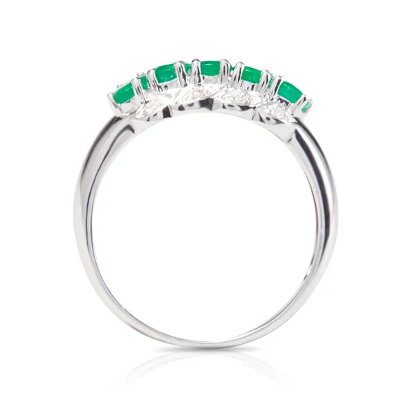 Женское кольцо из золота с бриллиантом и изумрудом