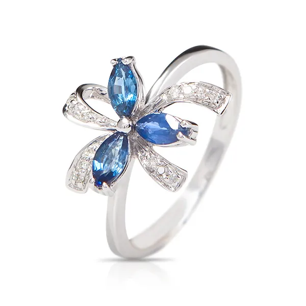 Женское кольцо из золота с бриллиантом и сапфиром