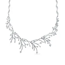 Колье из золота с бриллиантом по цене от 3 573 000 ₽