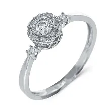 Женское кольцо из золота с бриллиантом по цене от 49 800 ₽