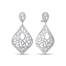 Серьги из золота с бриллиантом